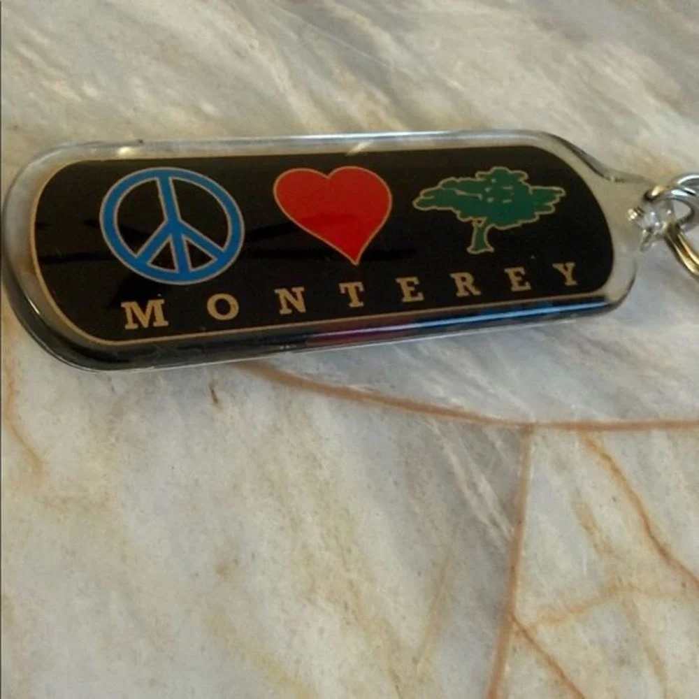 SNC Monterey Carmel By The‎ Sea California Peace Heart Cypress Keychain NWT